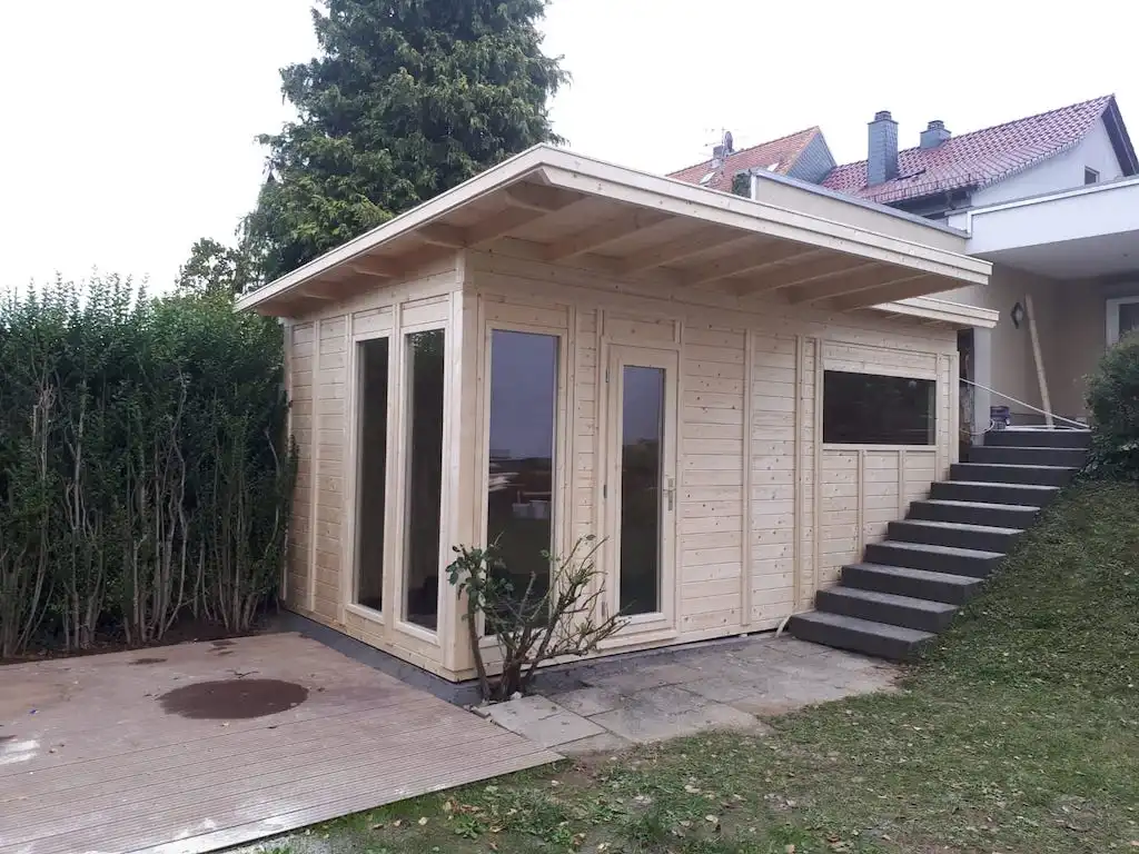 Gartensauna am Hang Gartensauna
